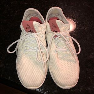 White adidas tennis shoes